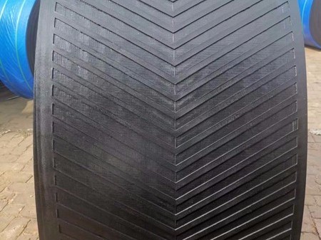 人字形橡膠輸送帶 黑色花紋橡膠輸送帶廠家 人字形橡膠輸送帶 黑色花紋橡膠輸送帶廠家