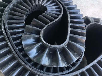 防滑橡膠輸送帶 橡膠裙邊輸送帶