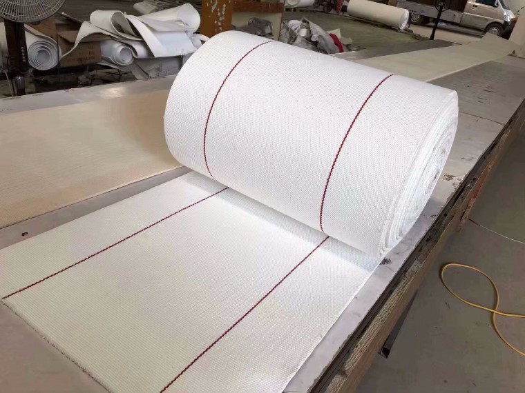 全棉帆布輸送帶的特點(diǎn)和使用領(lǐng)域有哪些？