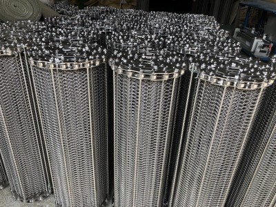 金屬輸送網(wǎng)帶的挑選方法和使用中注意事項(xiàng)